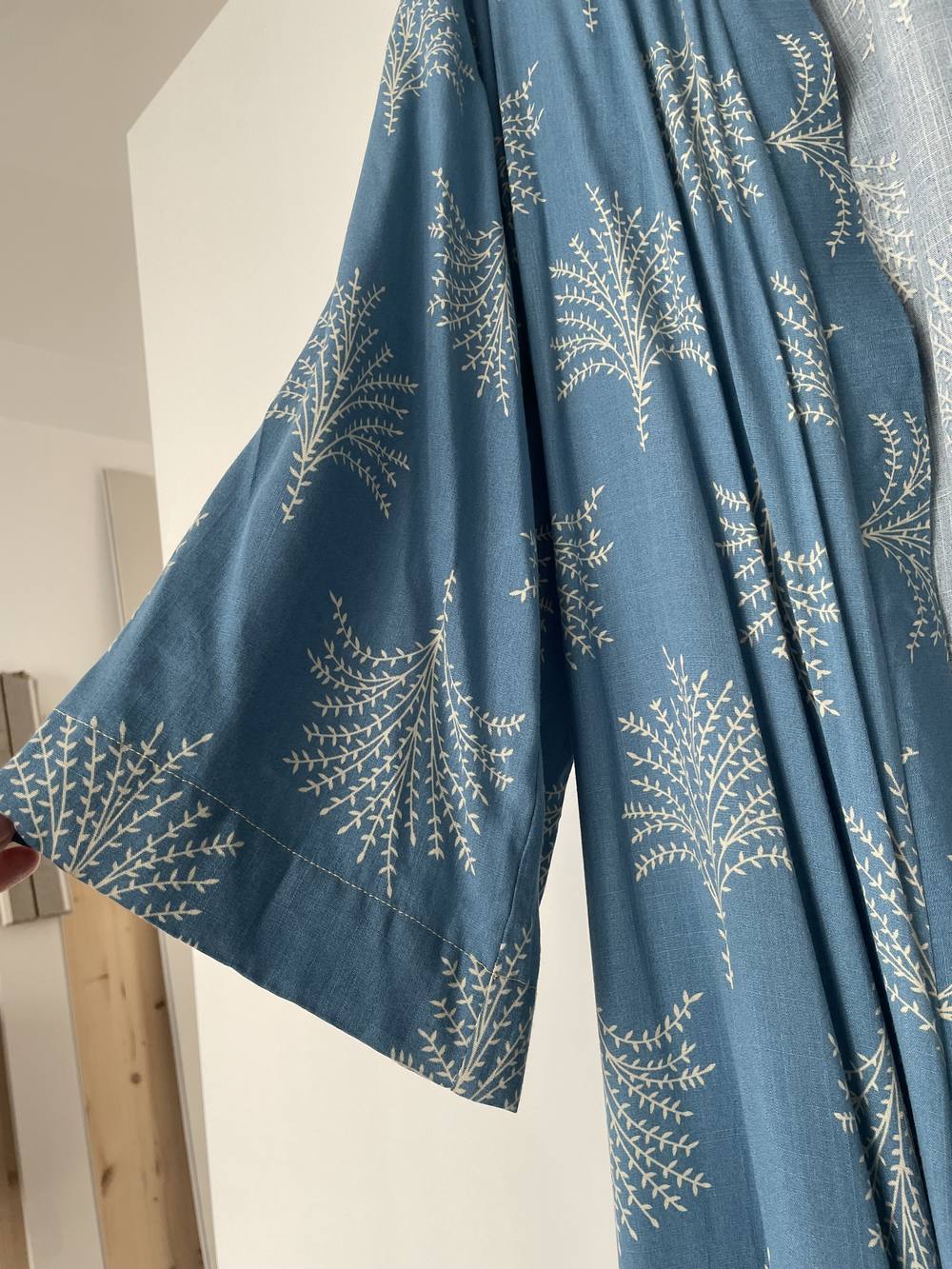 Les manches larges du kimono